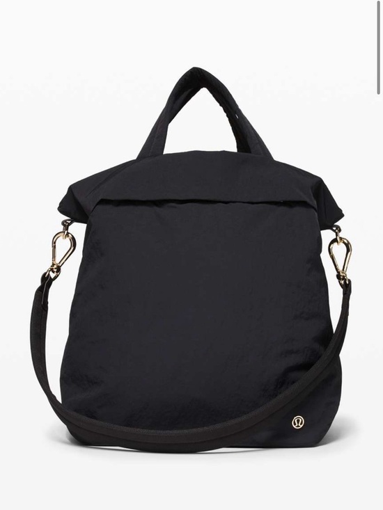 lululemon athletica Handbags - lululemon athletica On My Level Bag 2.0 19L